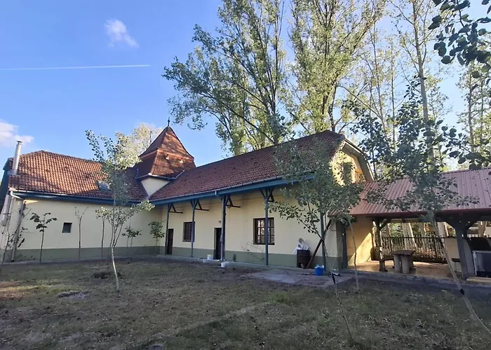 Margarata Vendeghaz Vila *